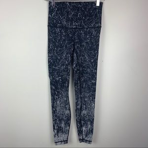 Lululemon black and white 28" leggings